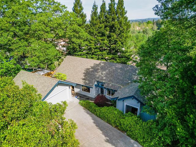 11111 Tanglewood Dr, Auburn, CA 95603