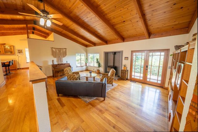 11111 Tanglewood Dr, Auburn, CA 95603