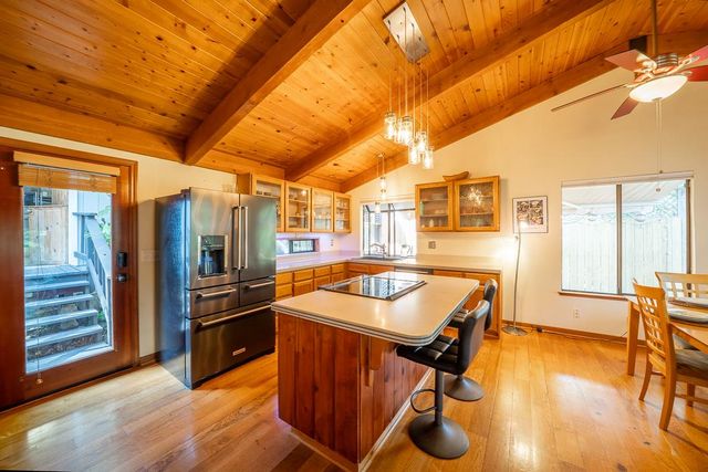 11111 Tanglewood Dr, Auburn, CA 95603