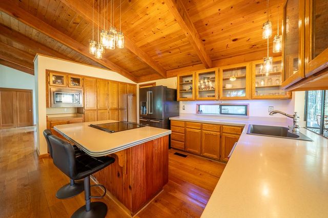 11111 Tanglewood Dr, Auburn, CA 95603