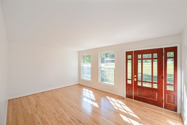 310 Benco Hills Dr, Camden, TN 38320