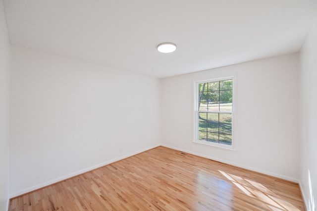 310 Benco Hills Dr, Camden, TN 38320