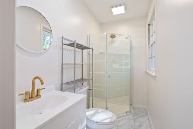 310 Benco Hills Dr, Camden, TN 38320