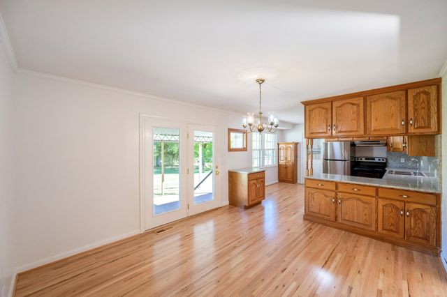 310 Benco Hills Dr, Camden, TN 38320