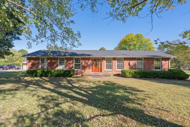 310 Benco Hills Dr, Camden, TN 38320