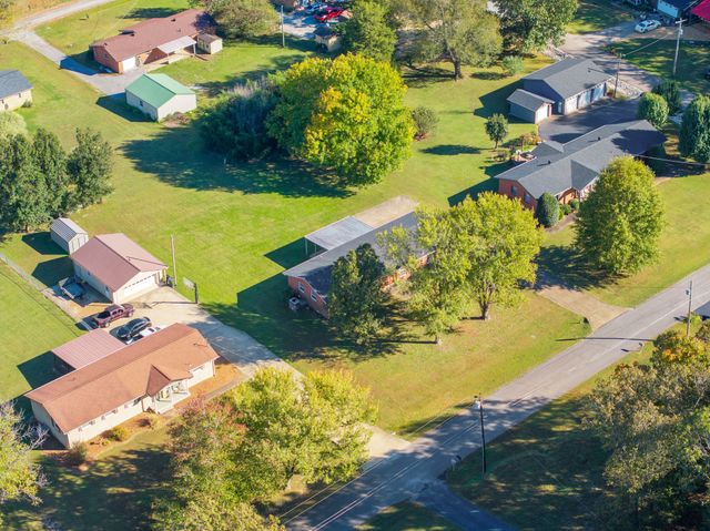 310 Benco Hills Dr, Camden, TN 38320