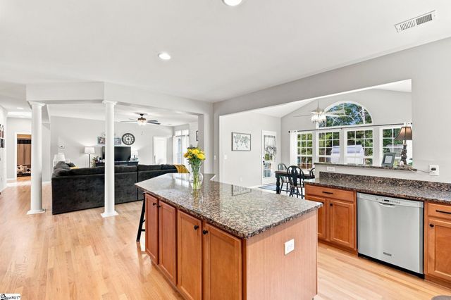 8 Green Bank Lane, Simpsonville, SC 29681