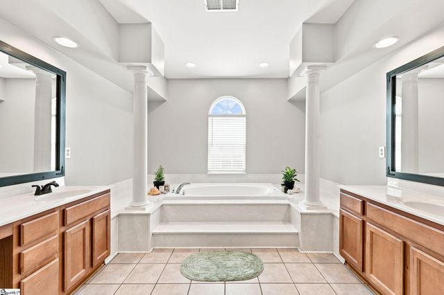8 Green Bank Lane, Simpsonville, SC 29681