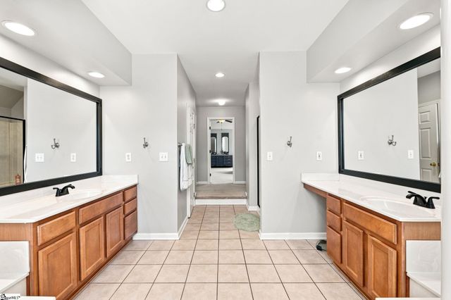 8 Green Bank Lane, Simpsonville, SC 29681