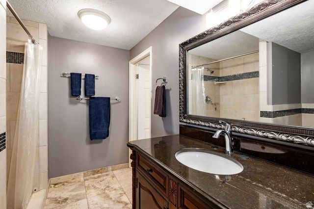 4863 GLASMANN WAY, South Ogden, UT 84403