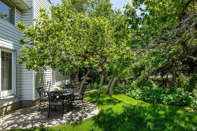 4863 GLASMANN WAY, South Ogden, UT 84403