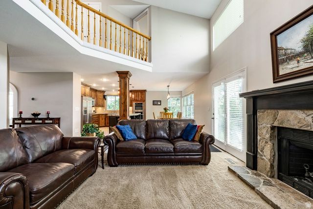 4863 GLASMANN WAY, South Ogden, UT 84403