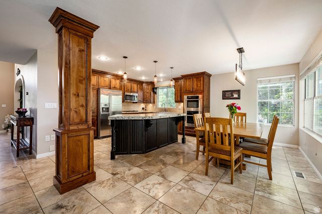 4863 GLASMANN WAY, South Ogden, UT 84403