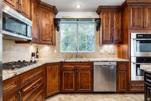 4863 GLASMANN WAY, South Ogden, UT 84403