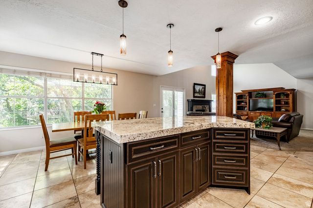 4863 GLASMANN WAY, South Ogden, UT 84403