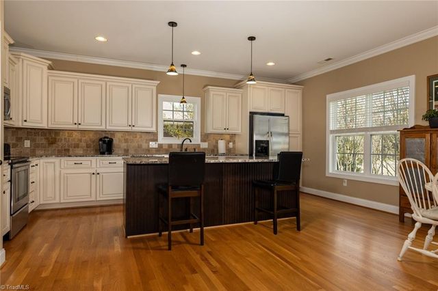 106 Breckenridge Drive, Thomasville, NC 27360