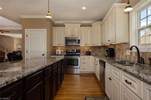 106 Breckenridge Drive, Thomasville, NC 27360