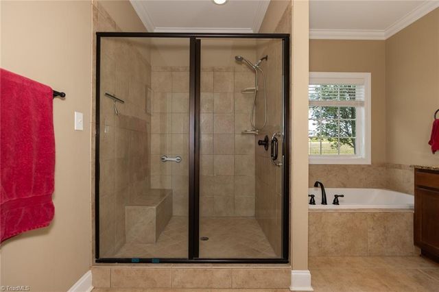 106 Breckenridge Drive, Thomasville, NC 27360