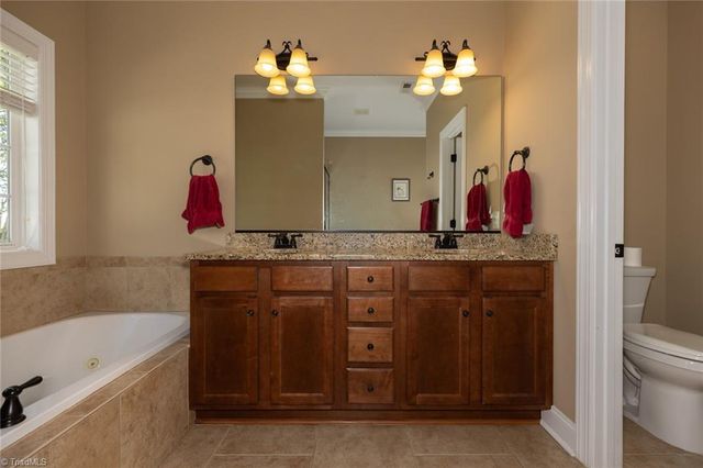 106 Breckenridge Drive, Thomasville, NC 27360