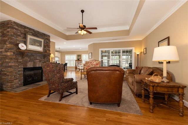106 Breckenridge Drive, Thomasville, NC 27360