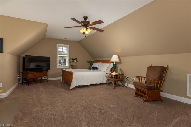 106 Breckenridge Drive, Thomasville, NC 27360