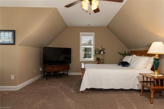 106 Breckenridge Drive, Thomasville, NC 27360