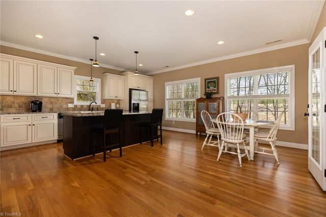 106 Breckenridge Drive, Thomasville, NC 27360