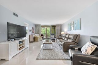 3503 Oaks Way 308, Pompano Beach, FL 33069