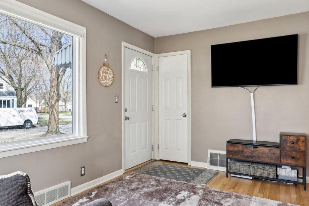 property-img