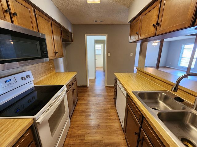 500 Concord Drive 502, Burleson, TX 76058