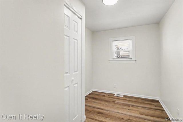 23432 Couzens Avenue, Hazel Park, MI 48030