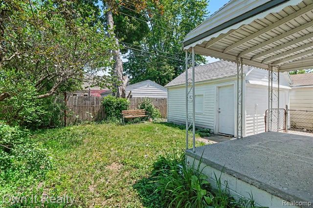 23432 Couzens Avenue, Hazel Park, MI 48030