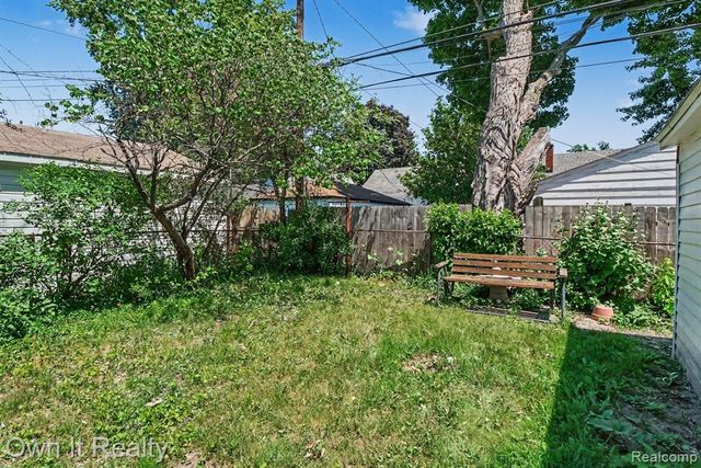 23432 Couzens Avenue, Hazel Park, MI 48030