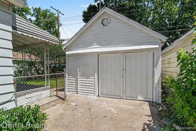 23432 Couzens Avenue, Hazel Park, MI 48030