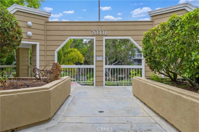 20331 Bluffside 303, Huntington Beach, CA 92646