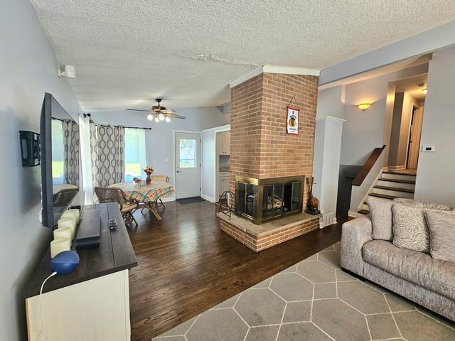 567 S Lewis Avenue, Lombard, IL 60148