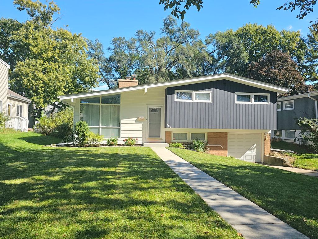 567 S Lewis Avenue, Lombard, IL 60148