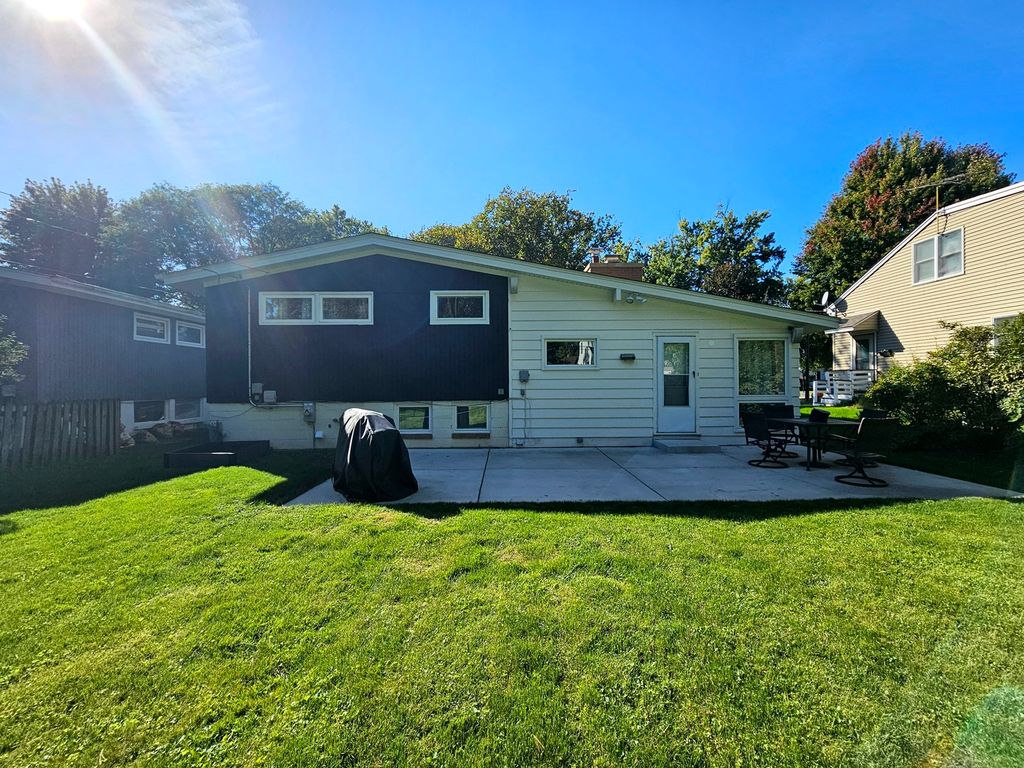 567 S Lewis Avenue, Lombard, IL 60148 — photo 2
