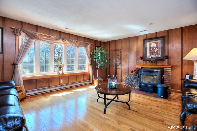 34 Richard Circle, Stratford, CT 06614