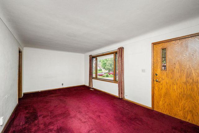 1789 Kennard Street, Maplewood, MN 55109
