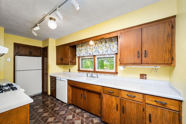 1789 Kennard Street, Maplewood, MN 55109