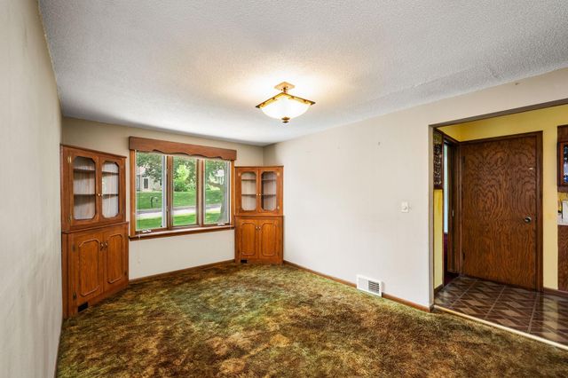 1789 Kennard Street, Maplewood, MN 55109