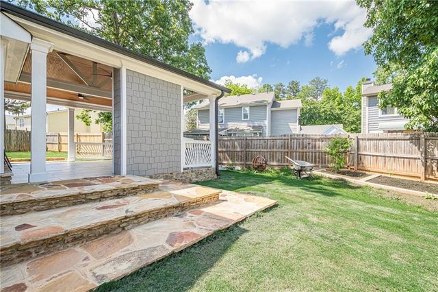 2055 Summer View Place SW, Marietta, GA 30060
