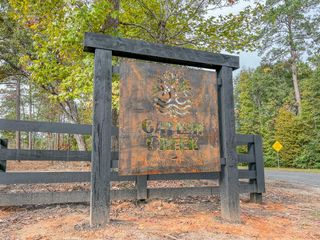0012 Cr 2305, Moss Hill, TX 77327