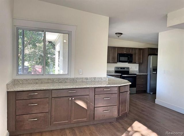 2920 Valley Drive, Ann Arbor, MI 48103