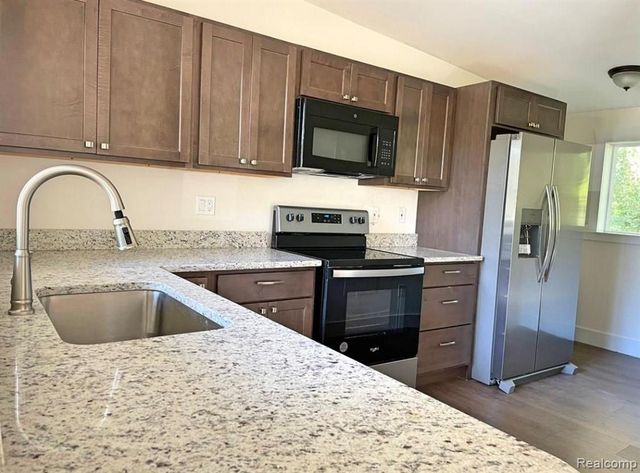 2920 Valley Drive, Ann Arbor, MI 48103