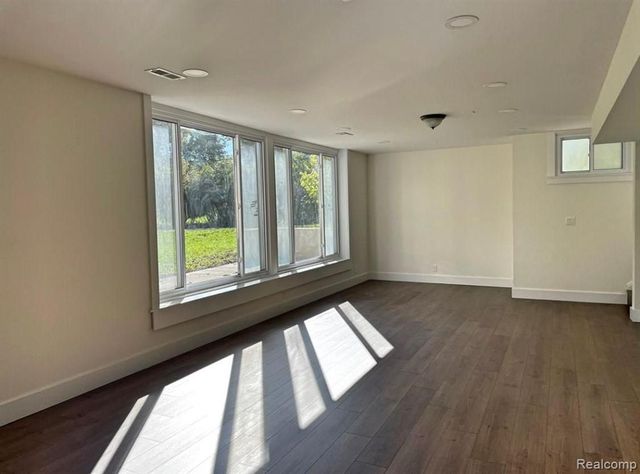 2920 Valley Drive, Ann Arbor, MI 48103