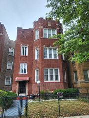7842 S Ridgeland Avenue, Chicago, IL 60649