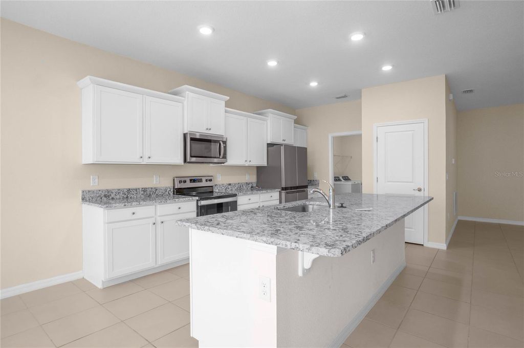 Image 10 of property listing at 7974 PENROSE PLACE, Wildwood, FL 34785