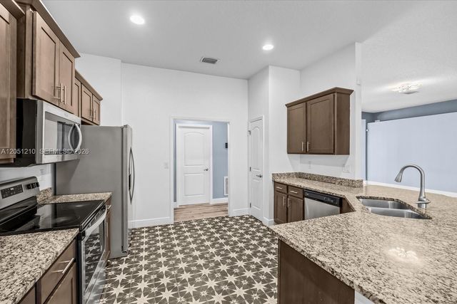 4900 NW Ironton Ave, Port St. Lucie, FL 34983